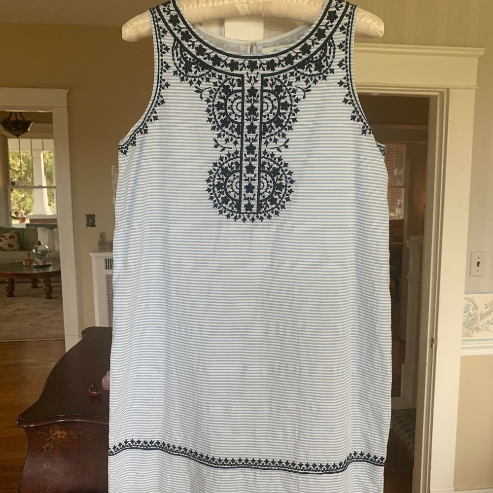 Cute Vineyard Vine summer dress